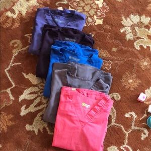 Set of 5 scrub tops